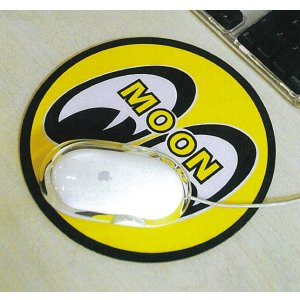 Photo: MOONEYES Round Mouse Pad