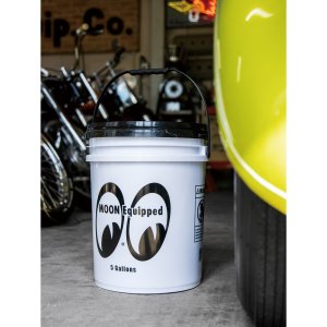 Photo: MOON Equipped Bucket 5 Gallons