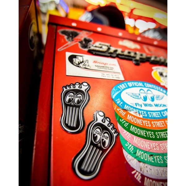 Photo7: MOONEYES Barefoot Gas Pedal Decal (7)