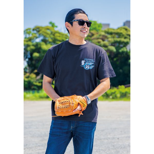 Photo2: YOKOHAMA DeNA BAYSTARS x MOONEYES 2026 T-shirt (2)