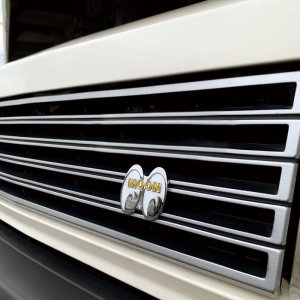 Photo: MOONEYES Car Badge Emblem