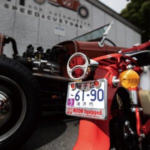 Photo: 【50cc〜125cc】MOON Equipped License Plate Frame for Small Motorcycle Chrome