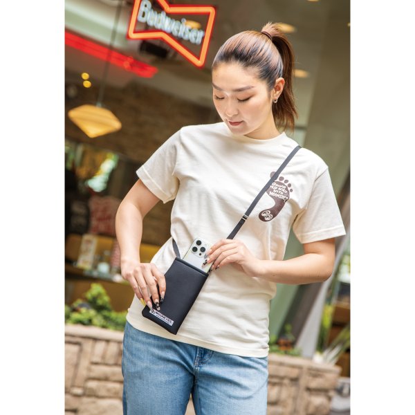 Photo2: MOON Smartphone Pouch (2)