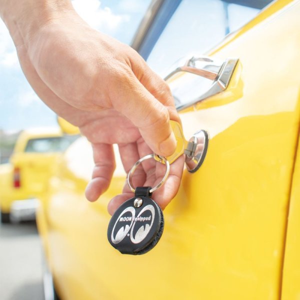 Photo1: MOON Equipped Round Leather Key Ring (1)