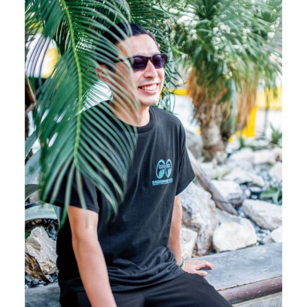 Photo3: Glowing MOONEYES T-shirt (3)