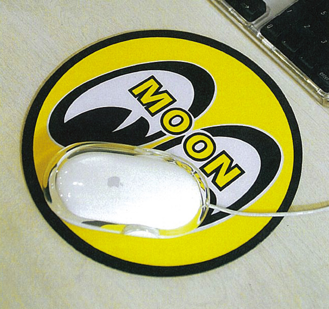 Photo1: MOONEYES Round Mouse Pad (1)