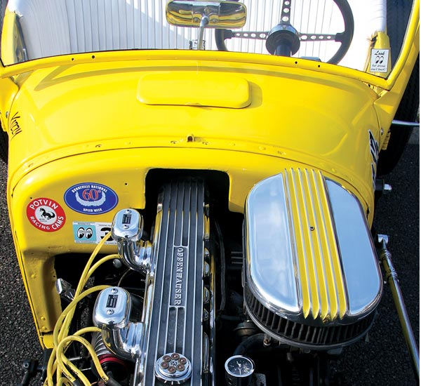 Photo: MOONEYES Original Oval Finned Air Cleaner