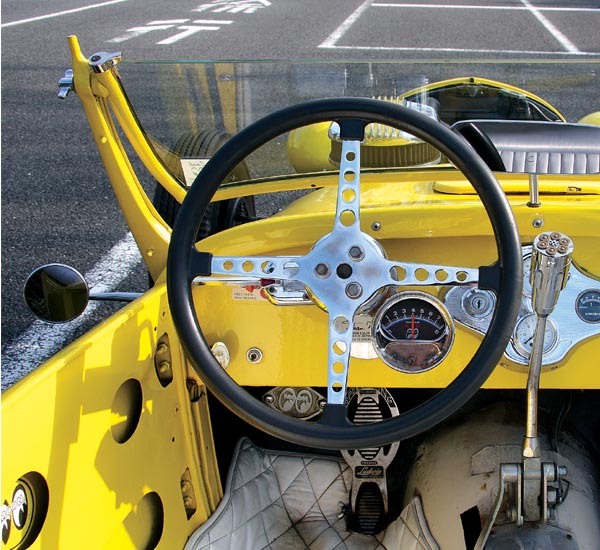 Photo: MOONEYES 8000 RPM Electronic Tachometer